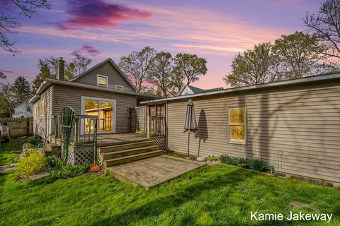 916 Masonic St, Belding, MI 48809 photo 7