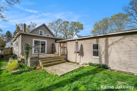 916 Masonic St, Belding, MI 48809 photo 27