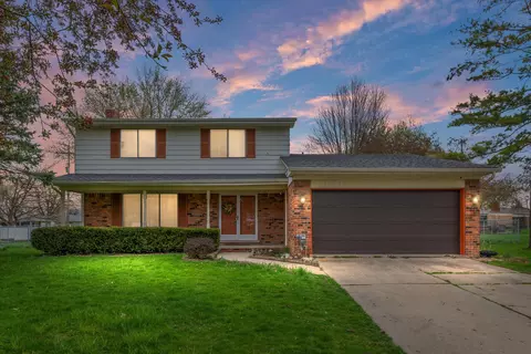 5389 Kimberly Dr, Grand Blanc, MI 48439