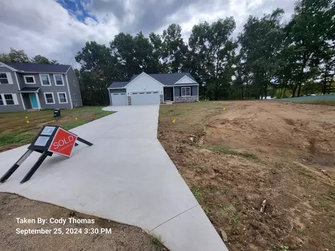 17987 Bluff Dr, Three Rivers, MI 49093 photo 2