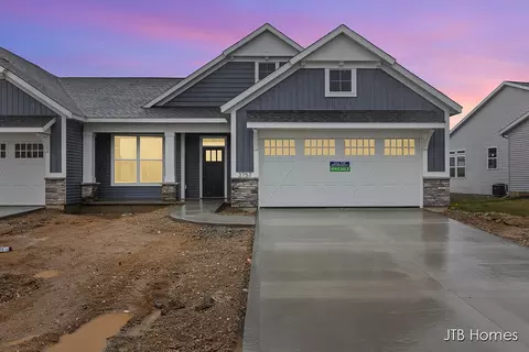 3757 Leenheer Dr #4, Grandville, MI 49418