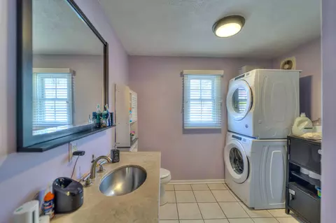 Bath - 770 Audubon Ave, Jackson, MI 49203 photo 1 of 3