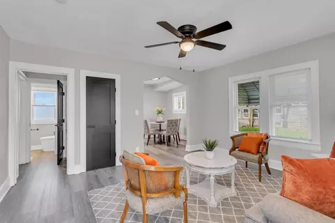 Living - 259 Griswold St, Jackson, MI 49203 photo 1 of 3