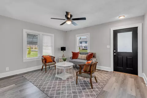 Living - 259 Griswold St, Jackson, MI 49203 photo 3 of 3