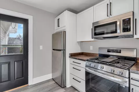 Kitchen - 259 Griswold St, Jackson, MI 49203 photo 1 of 3