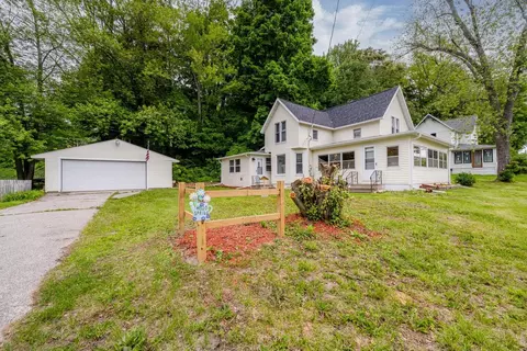 5454 N Watervliet Rd, Watervliet, MI 49098