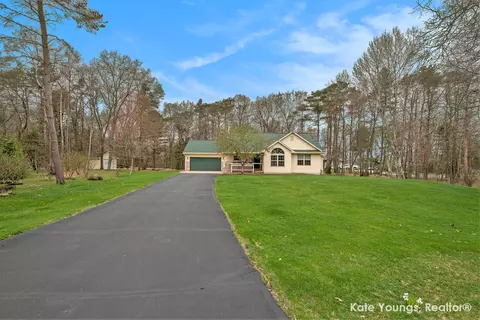 10930 Wildlife Dr, Greenville, MI 48838