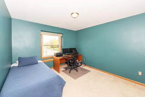 Bedroom - 6474 Bedview Dr, Saline, MI 48176 photo 10 of 17