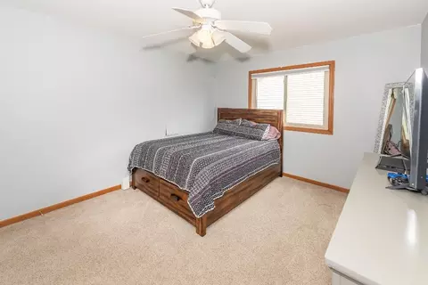 Bedroom - 6474 Bedview Dr, Saline, MI 48176 photo 3 of 17