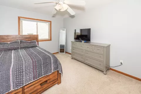 Bedroom - 6474 Bedview Dr, Saline, MI 48176 photo 2 of 17