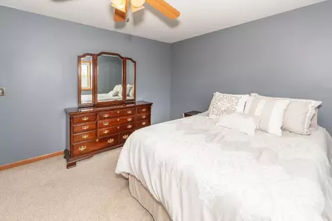 Bedroom - 6474 Bedview Dr, Saline, MI 48176 photo 15 of 17