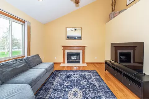 Living - 6474 Bedview Dr, Saline, MI 48176 photo 4 of 8