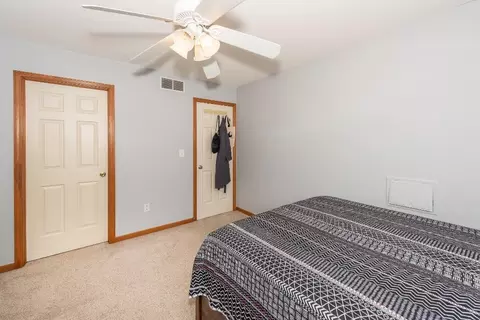 Bedroom - 6474 Bedview Dr, Saline, MI 48176 photo 4 of 17