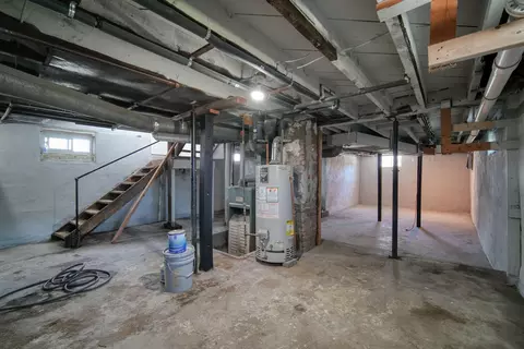 Exterior - 414 Bates St, Jackson, MI 49202 photo 5 of 12