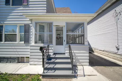 Exterior - 414 Bates St, Jackson, MI 49202 photo 3 of 12