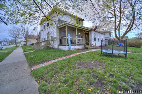 1063 1st St, Muskegon, MI 49440