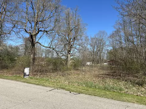 6609 Hollywood Dr, Coloma, MI 49038