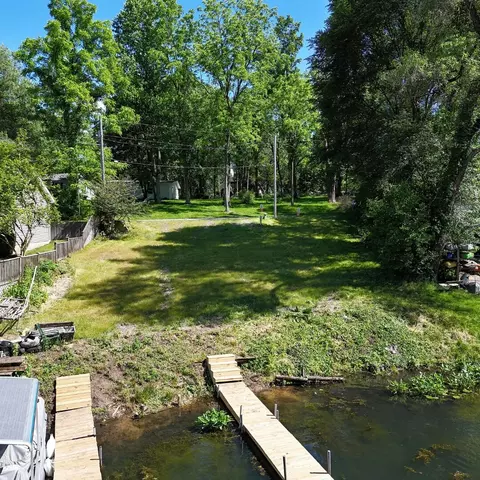 Vl E Bay Dr., Dowagiac, MI 49047