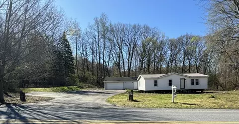 10885 Wildwood Rd, Shelbyville, MI 49344
