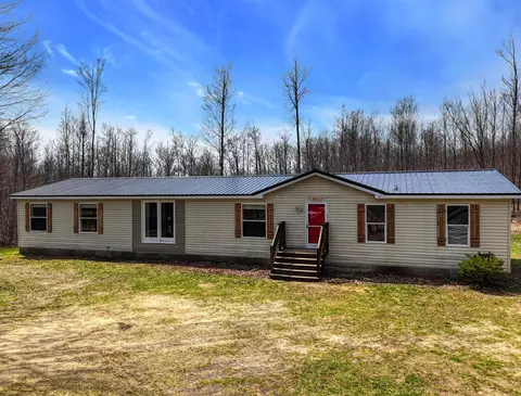 8819 N 8 Mile Rd, Lake City, MI 49651