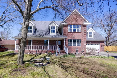 38850 Ann Arbor Trl, Livonia, MI 48150