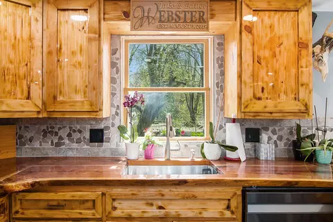 7505 W Chadwick Rd, Dewitt, MI 48820 photo 3