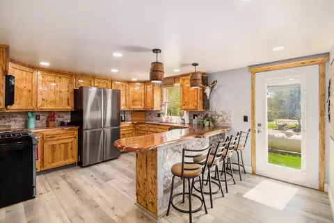 7505 W Chadwick Rd, Dewitt, MI 48820 photo 2