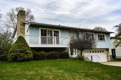 1480 Marlboro Rd, Norton Shores, MI 49441