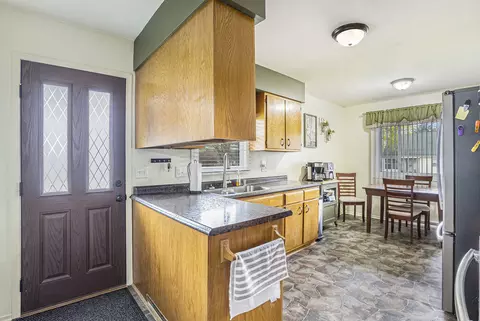 611 Marshall St, Jackson, MI 49202 photo 7