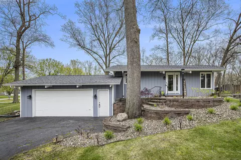 61850 Bayshore Dr, Sturgis, MI 49091