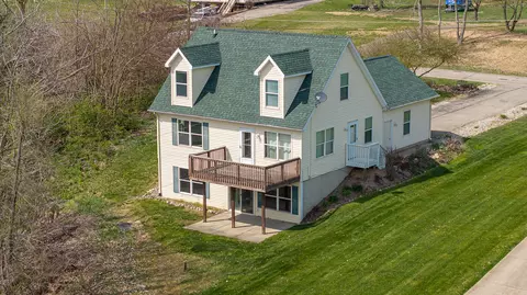 14235 Northmoor Dr, Cement City, MI 49233