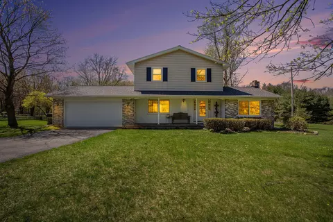 8035 Irving Rd, Middleville, MI 49333
