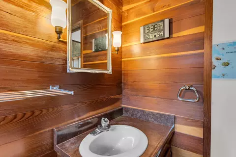 Bath - 11728 Bradley Dr, Jerome, MI 49249 photo 1 of 2
