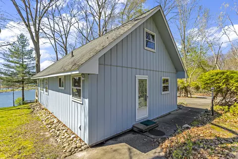Exterior - 11728 Bradley Dr, Jerome, MI 49249 photo 8 of 12