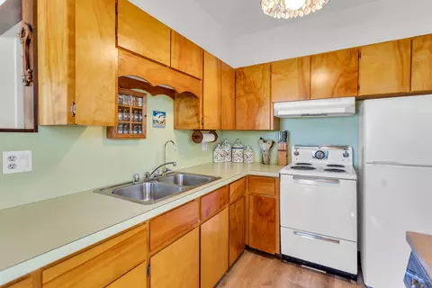 Kitchen - 11728 Bradley Dr, Jerome, MI 49249 photo 2 of 3