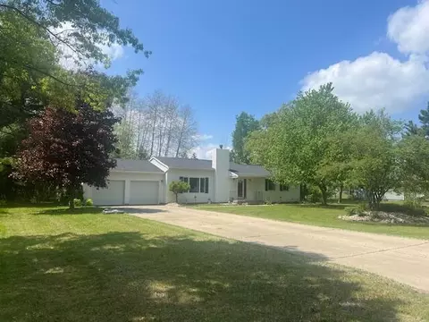 15853 Belmont Dr, Big Rapids, MI 49307