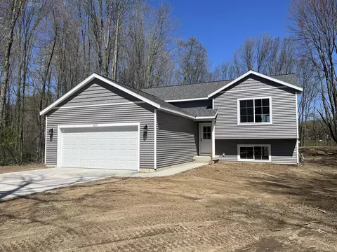 2071 Fairlane Ct, Otsego, MI 49078