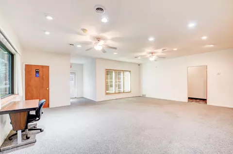 Living - 916-918 S Sutton Rd, Jackson, MI 49203 photo 2 of 7