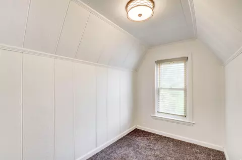 Bedroom - 916-918 S Sutton Rd, Jackson, MI 49203 photo 6 of 8