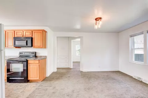 Kitchen - 916-918 S Sutton Rd, Jackson, MI 49203 photo 1 of 11