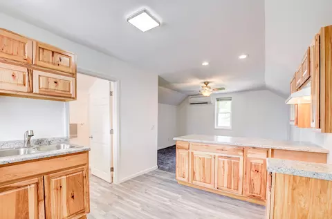Kitchen - 916-918 S Sutton Rd, Jackson, MI 49203 photo 6 of 11