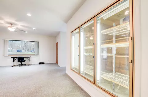 Living - 916-918 S Sutton Rd, Jackson, MI 49203 photo 5 of 7