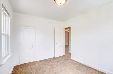Bedroom - 916-918 S Sutton Rd, Jackson, MI 49203 photo 5 of 8