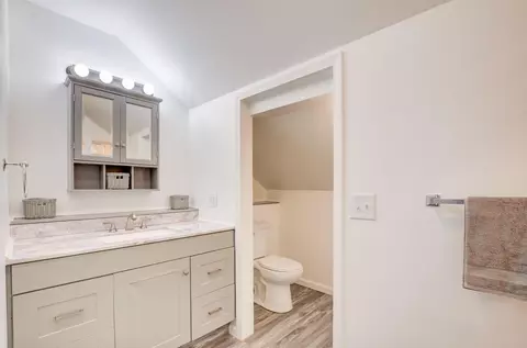 Bath - 916-918 S Sutton Rd, Jackson, MI 49203 photo 5 of 7