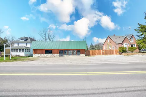 916-918 S Sutton Rd, Jackson, MI 49203