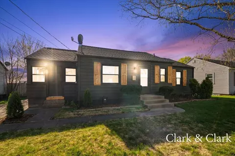 2909 Sharon Ave SW, Wyoming, MI 49519