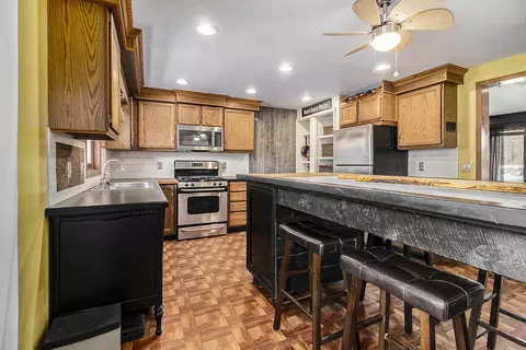 Kitchen - 8268 W Deerfield Rd, Blanchard, MI 49310 photo 2 of 4