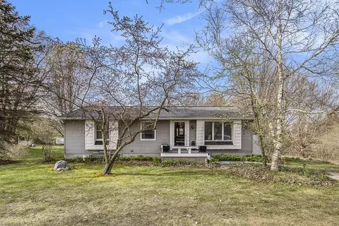 Exterior - 8268 W Deerfield Rd, Blanchard, MI 49310 photo 2 of 6