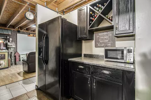 Kitchen - 8268 W Deerfield Rd, Blanchard, MI 49310 photo 4 of 4
