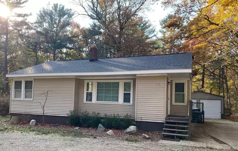 3751 Wickham Dr, Norton Shores, MI 49441